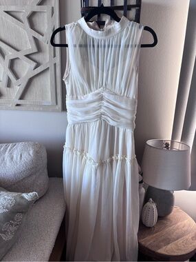 Beautiful Ivory Women's Sleeveless Chiffon Maxi Dress Engagement Dress